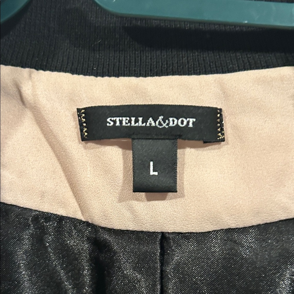 Stella & Dot Black Lace Bomber Jacket with Blush Underlay - Picture 2 of 6